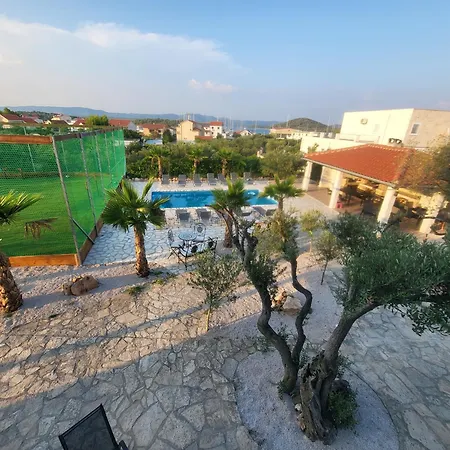 Palms Aparthotel Murter