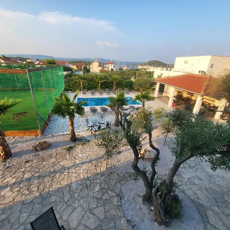 Palms Aparthotel Murter